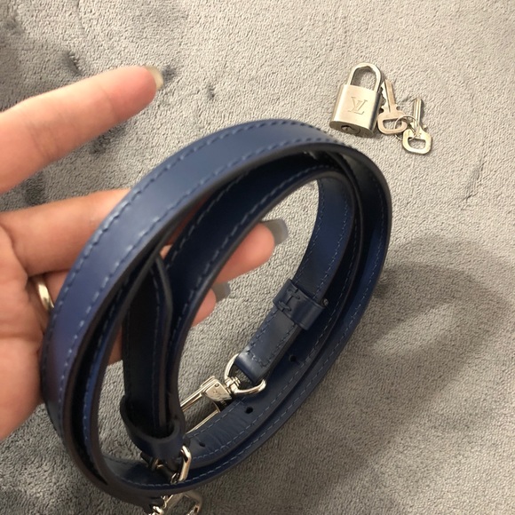 Louis Vuitton Speedy 30 Epi Azur Canvas - Picture 12 of 16